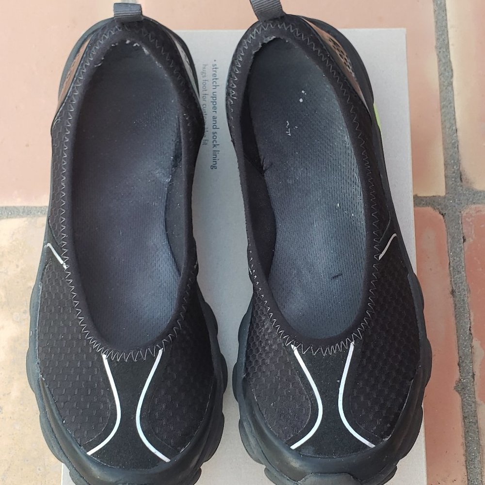 Easy Spirit Black Slip On Shoes/Sneakers Sz 7
